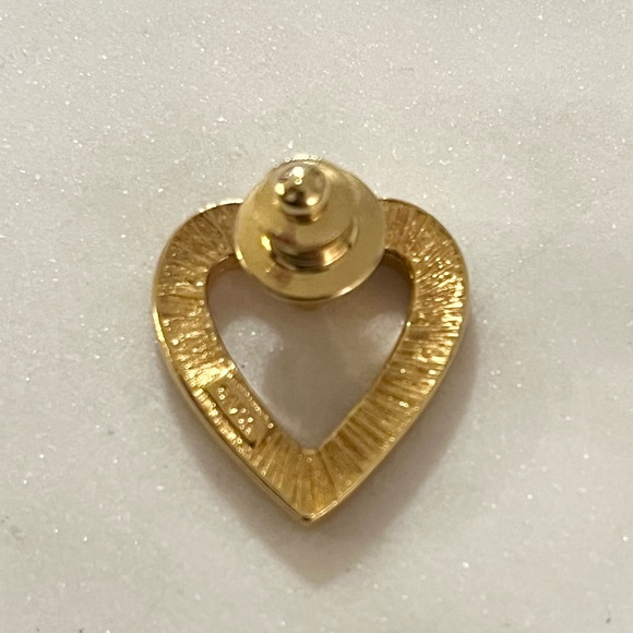AVON Vintage Gold Tone Open Heart Red Rhinestones Brooch Pin Lapel - Picture 7 of 10